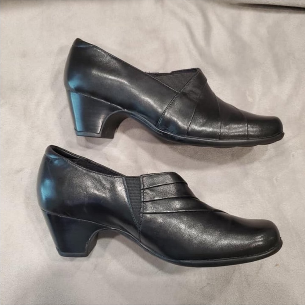 Clark Shoes - Picture 4 of 7